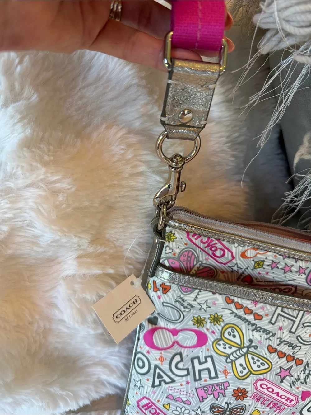 COACH Poppy graffiti swing pack